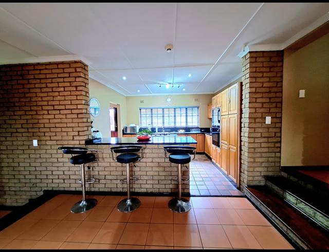 4 BEDROOM HOUSE FOR SALE IN BLUFF